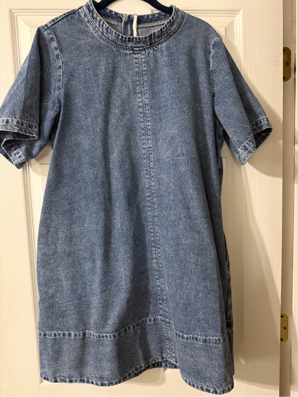 Amazon Casual Blue Denim Short-Sleeve Dress Size L